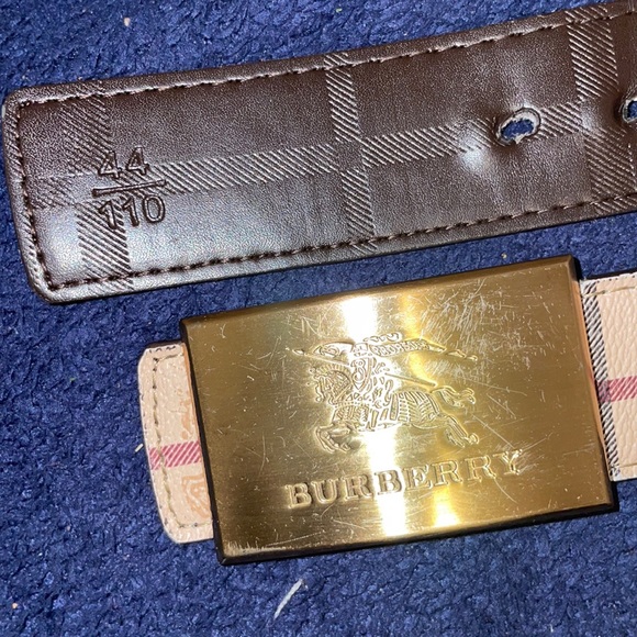 I am selling my Burberry Belt I don’t have the original...
